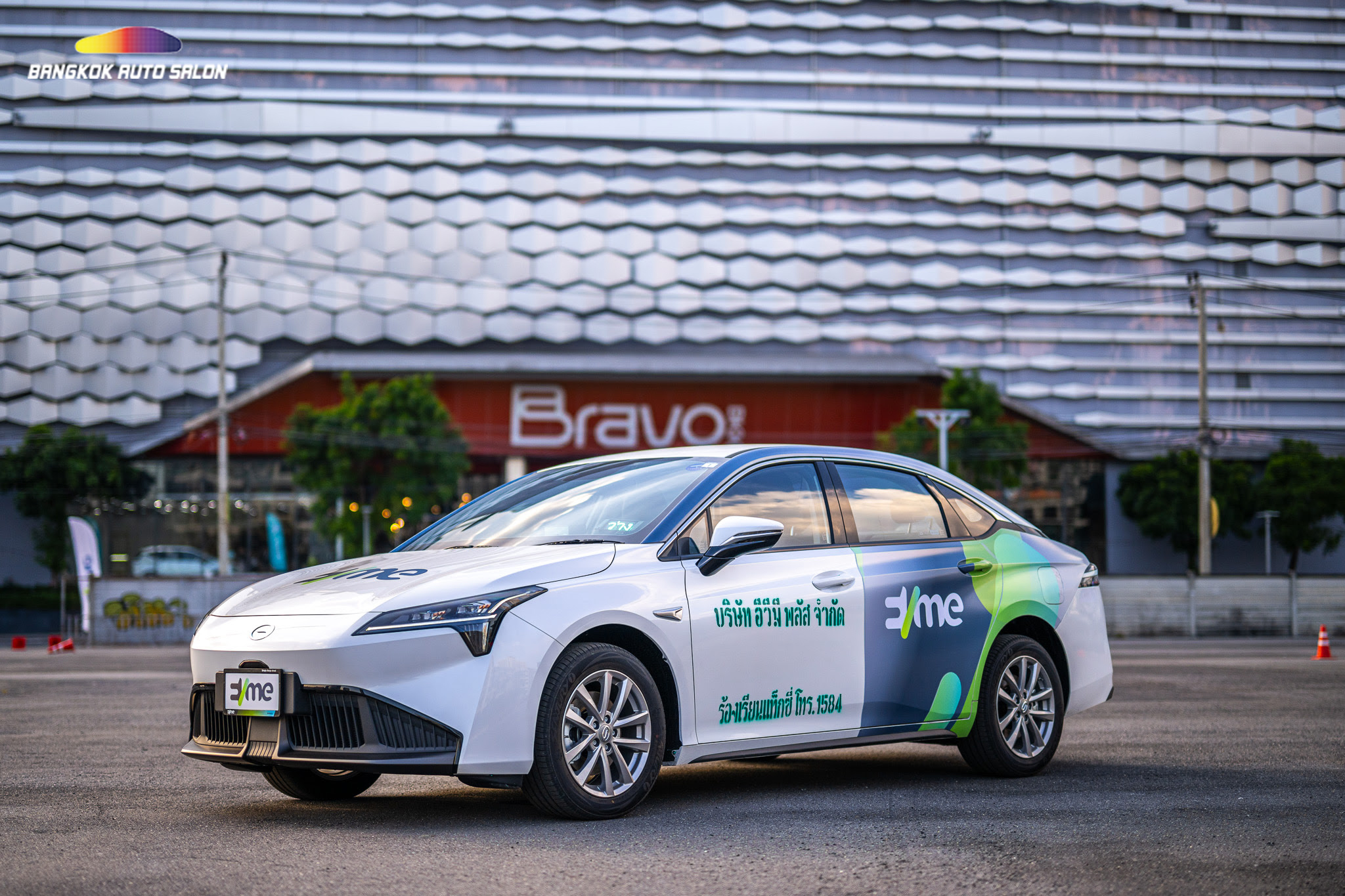 อีวี มี ส่งมอบรถยนต์ไฟฟ้าให้ผู้ประกอบการแท็กซี่ ตั้งเป้าเพิ่มจำนวน EV ในระบบขนส่งสาธารณะไทย หนุนสังคมคาร์บอนต่ำยั่งยืน 