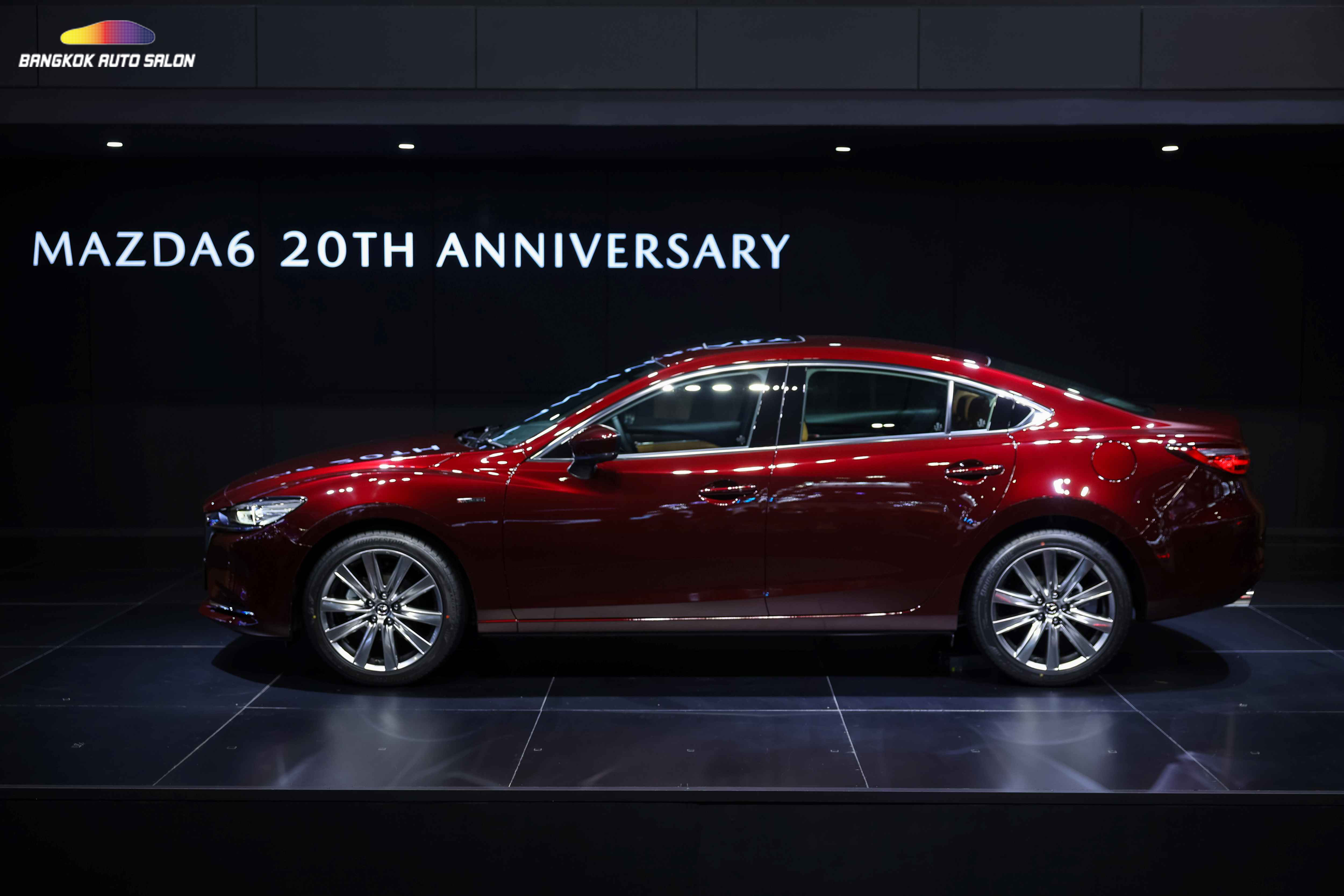 เนื้อหอม!! บูธมาสด้าสุดคึกคักผู้คนแห่ชม Mazda6 รุ่นพิเศษ